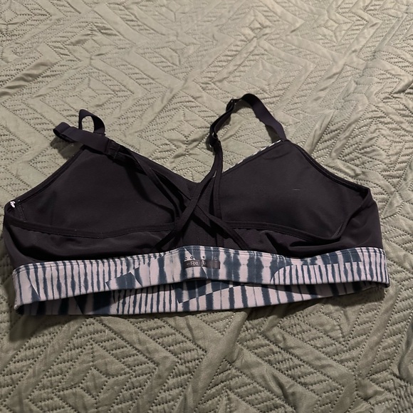 Core IO Reebok Sports Bra - Picture 2 of 2